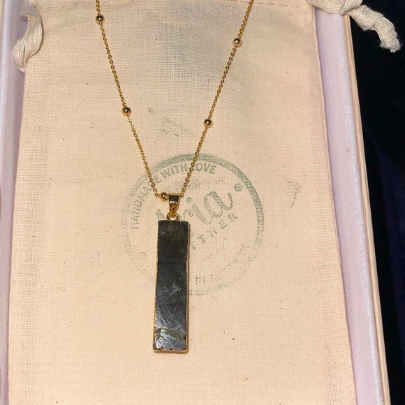 📌Aria Lattner Labradorite and Gold Bar Necklace📌 - Picture 4 of 7